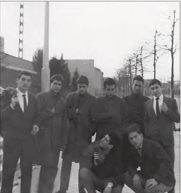 T.Sanchez con los compañeros de Bachillerato 1963